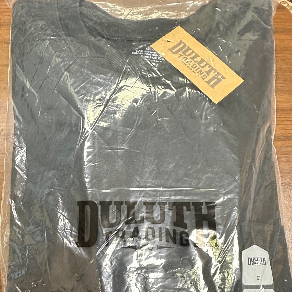 Duluth Men’s Long Tail Short Sleeve Shirt (XL)